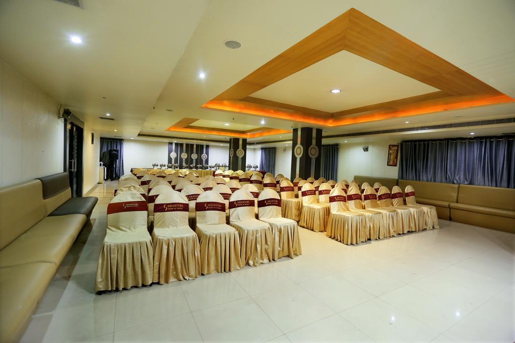 Hotel Sitara Grand Hyderabad Exterior foto